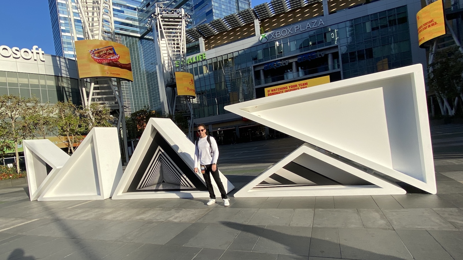 MAX entrance